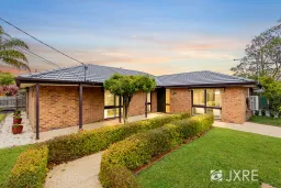 39 Tarago Crescent, Clayton South