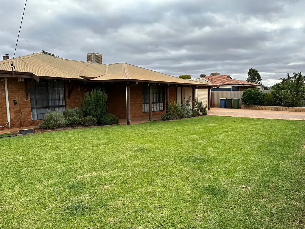 South Kalgoorlie 4ห้องนอน Spacious Family Living with Exceptional Outdoor Entertaining