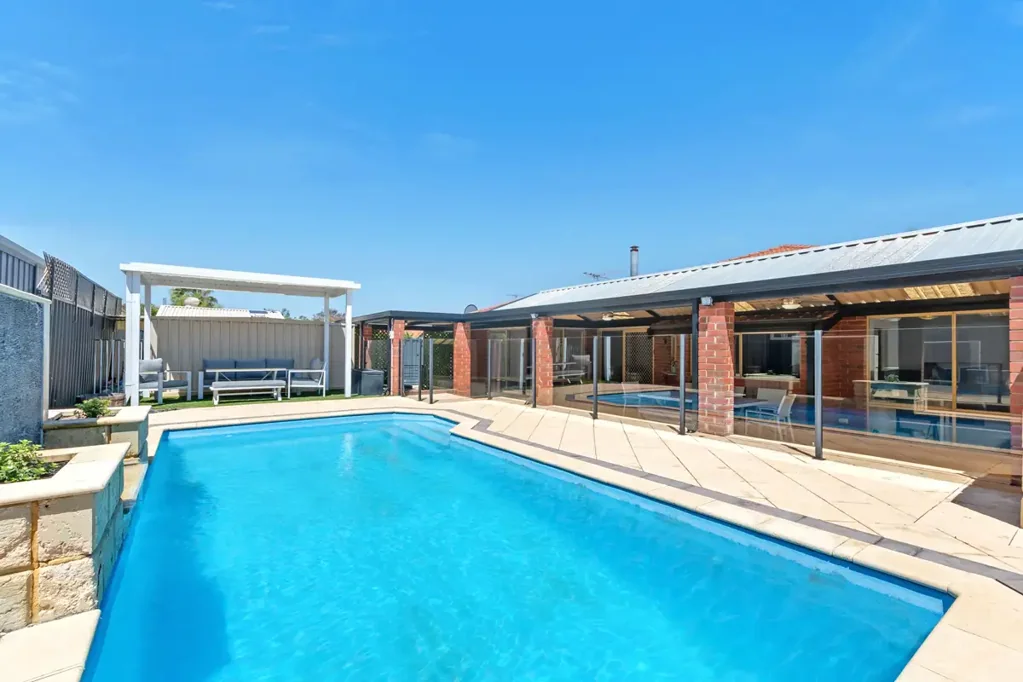6 Stenton Gardens, Kinross, WA 6028