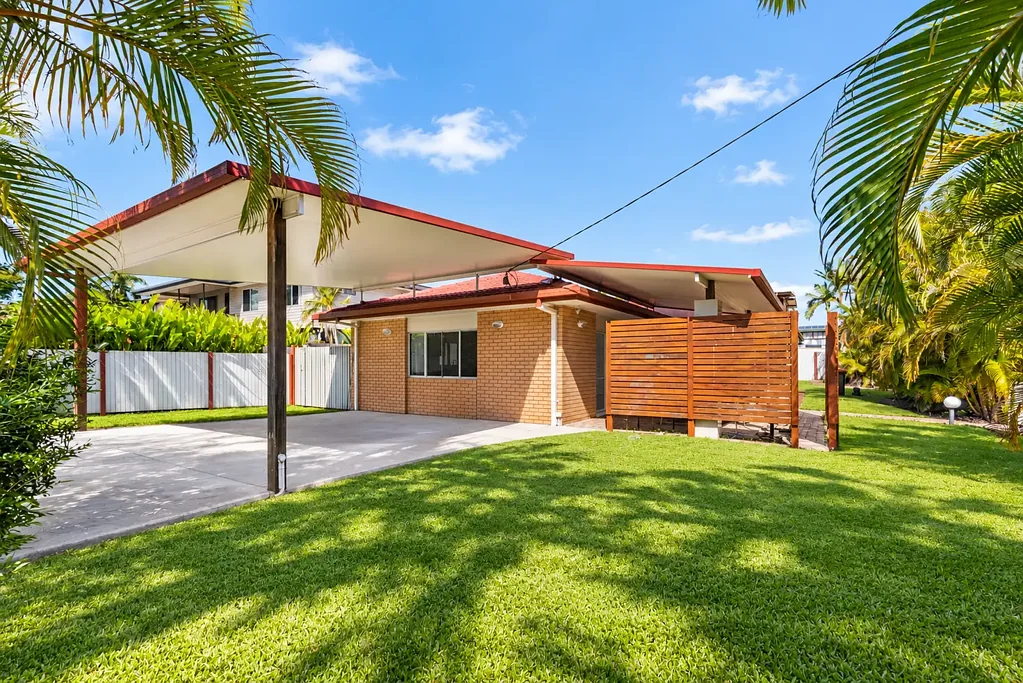 Bray Park 5Kwarto Spacious Five-Bedroom Family Home with Exceptional Entertaining