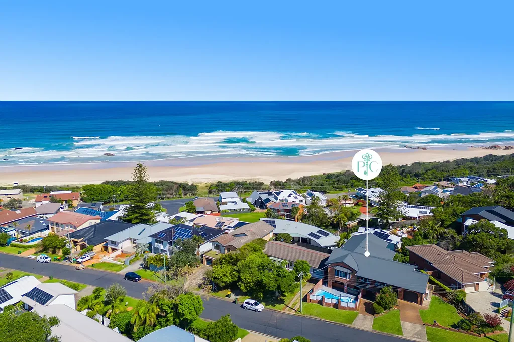 Port Macquarie 4 Bedroom Bespoke Beachside Brilliance with Endless Ocean Vistas