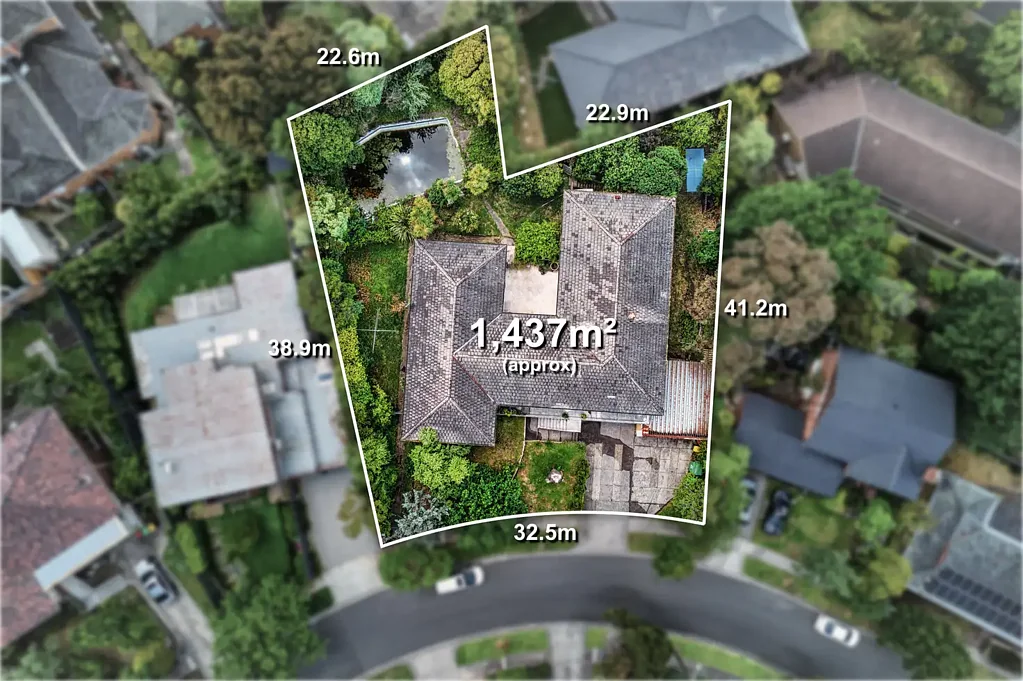 Doncaster 5房 庞大合并土地 1,437sqm 两处住宅许可 中心地带便利 潜力无限空间 Exceptional Dual-Title Opportunity – Purchase Together or Individually at 10–11 Moselle Court, Doncaster