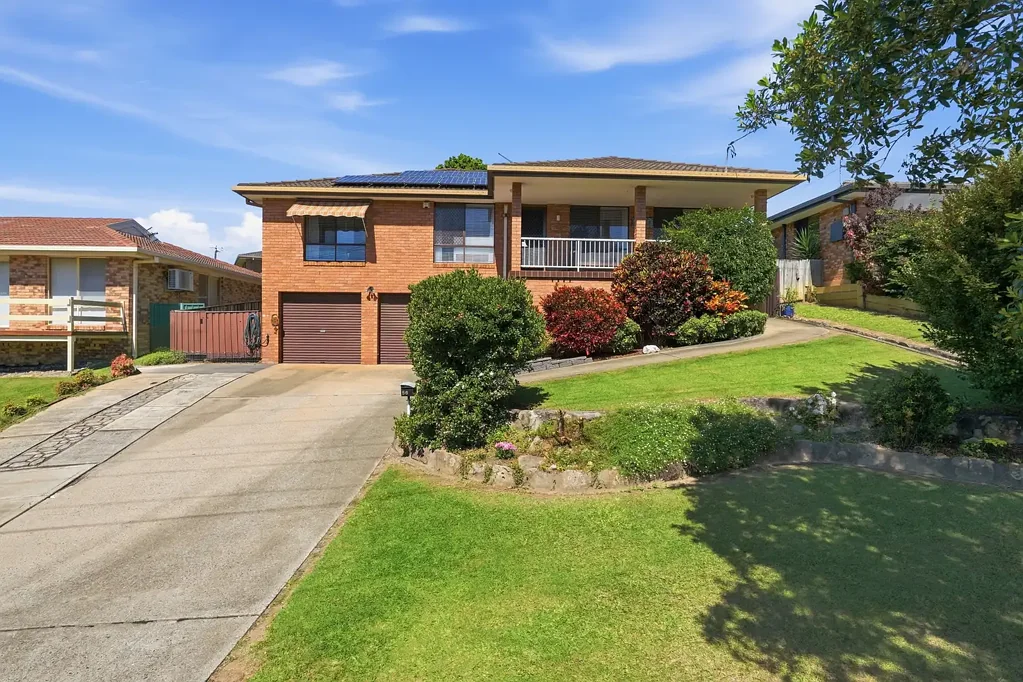 Boambee East 3 Bedroom Elevated Family Living With Room For The Caravan Or Boat