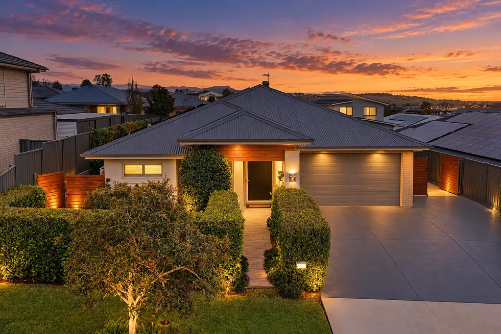 Calderwood 4Kwarto Impressive Family Living with Premium Finishes