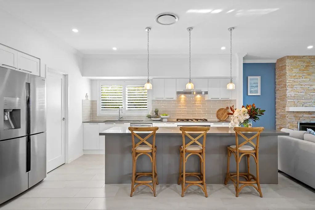 Teralba 6Habitaciones A modern Hampton's home in beautiful Billy's.