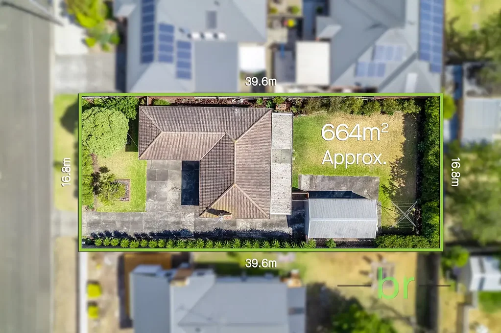 Lara 2房  INVESTOR ALERT ON 668m2 BLOCK IN GOLDEN LOCATION - WITH APPROVED PLANNING PERMIT FOR 2 LOTS