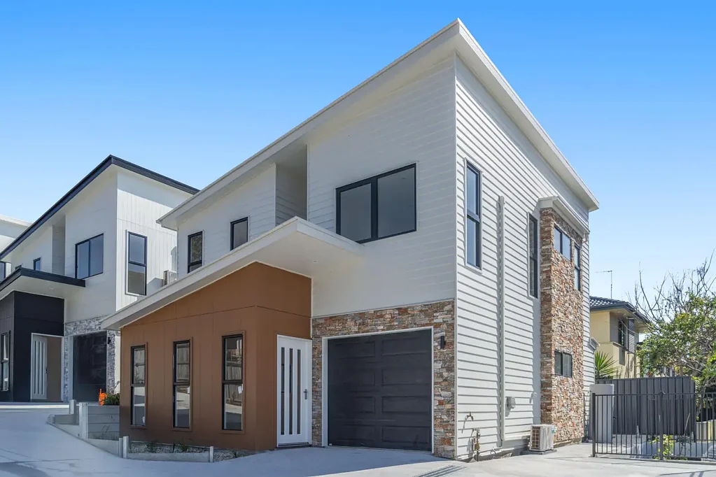 Nerang 3Kwarto Matilda Place, Nerang - Brand New Townhouses | Rare Opportunity | Buy One or Buy All Four!