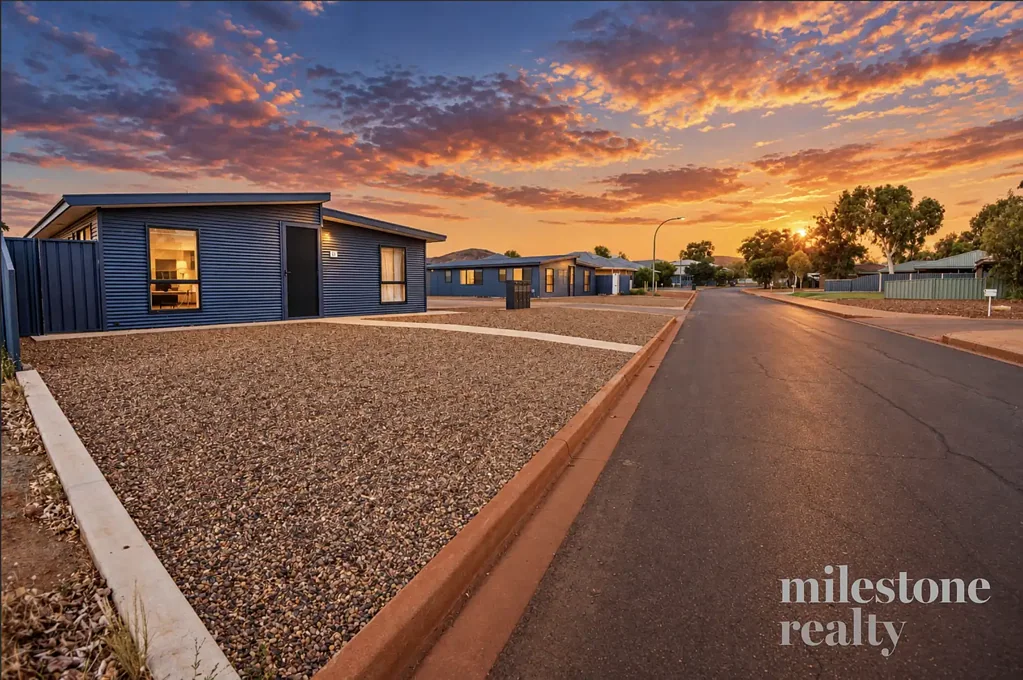 Tom Price 4Zimmer New 4 Bed 3 Bath Home - 3 Year Lease in Place