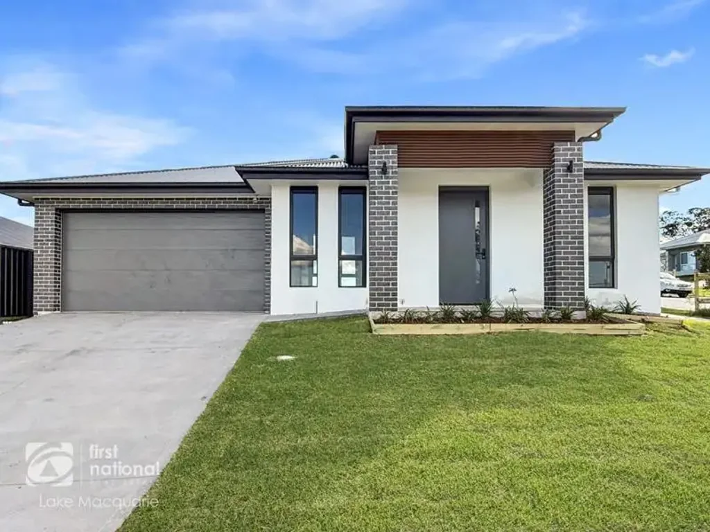 BRAND NEW MODERN FAMILY HOME