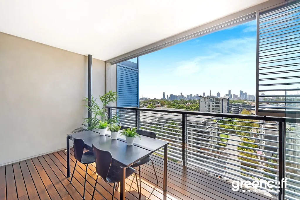 Camperdown 1ห้องนอน "Trio" East Facing One Bedroom Apartment + Car Space!