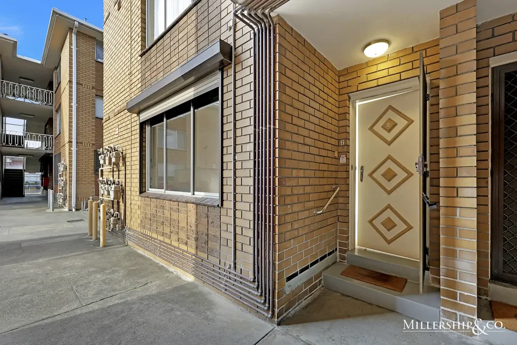Great Located Two Bedroom Flat!