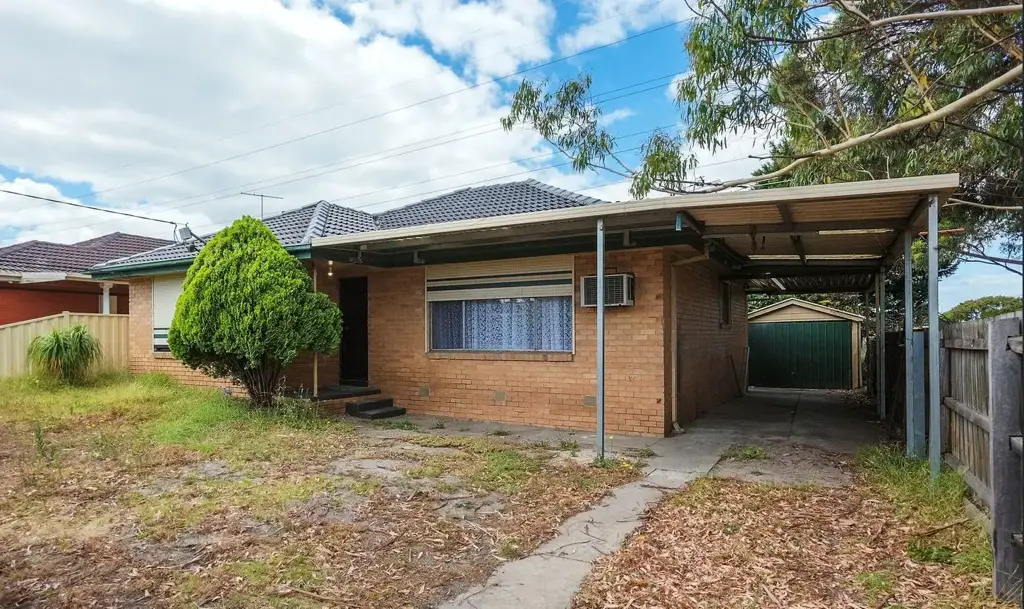 Spacious 4-Bedroom Family Home in Clayton South