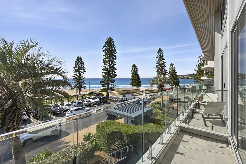 Manly 3 Bedroom World-class beachfront living opposite Queenscliff beach