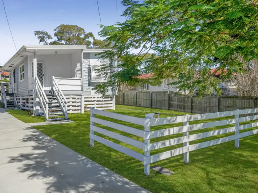Fairfield 4Zimmer Riverside living opportunity within 5 Km of Brisbane City