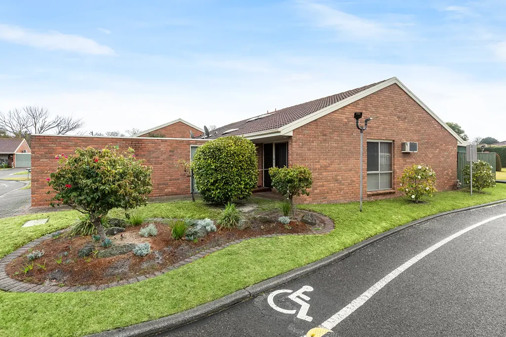 Dingley Village 2房  Tranquil Spaces for Retirement Living.