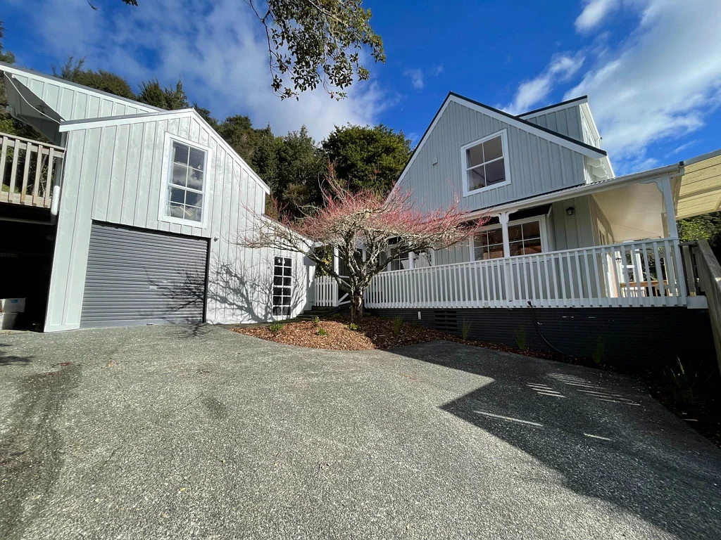 Beautifully Renovated Family Home with Bonus S...