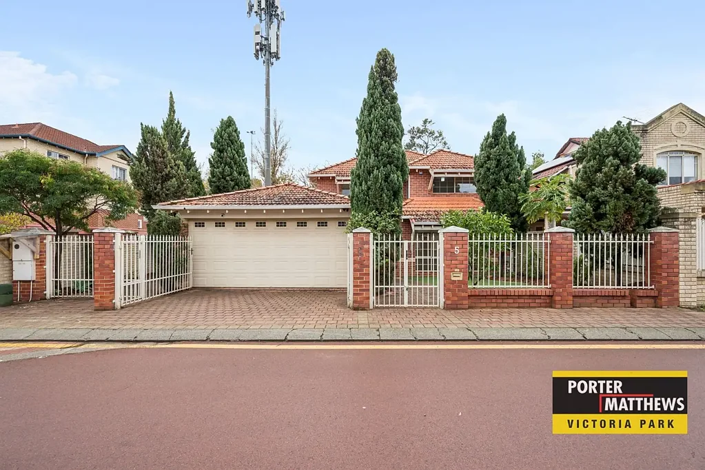 For Rent – Modern Federation-Style Home in Prime Raphael Park Location