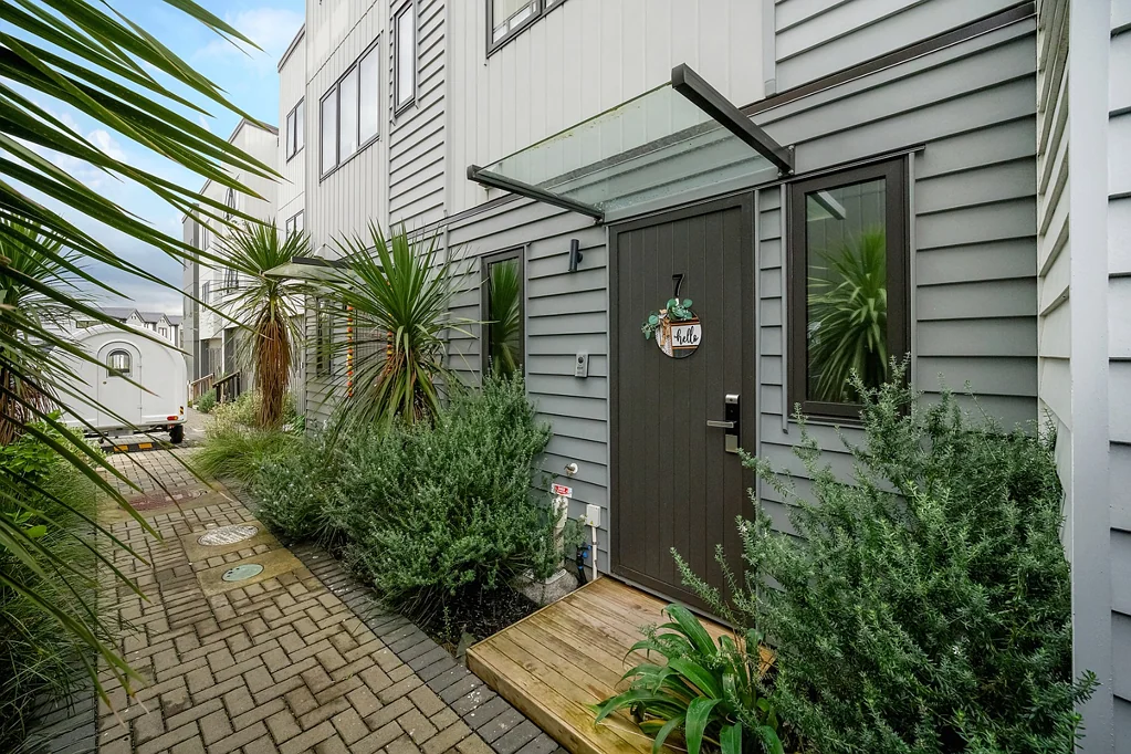 Modern, Low-Maintenance Living in Te Atatu Peninsula