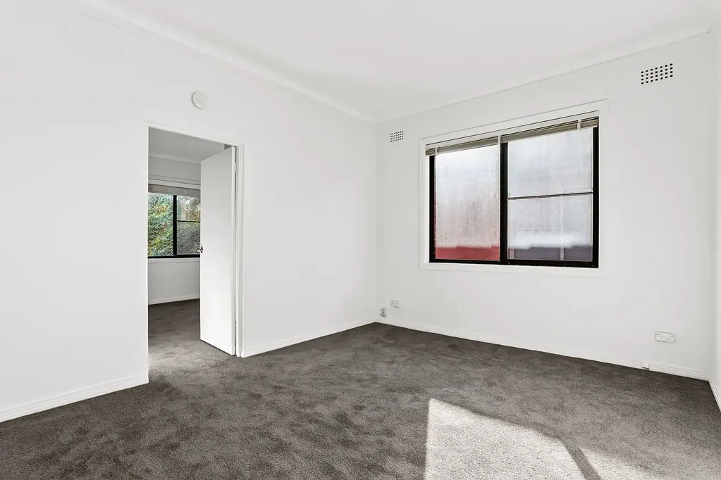 Charming One-Bedroom Apartment Moments from Coogee Beach
