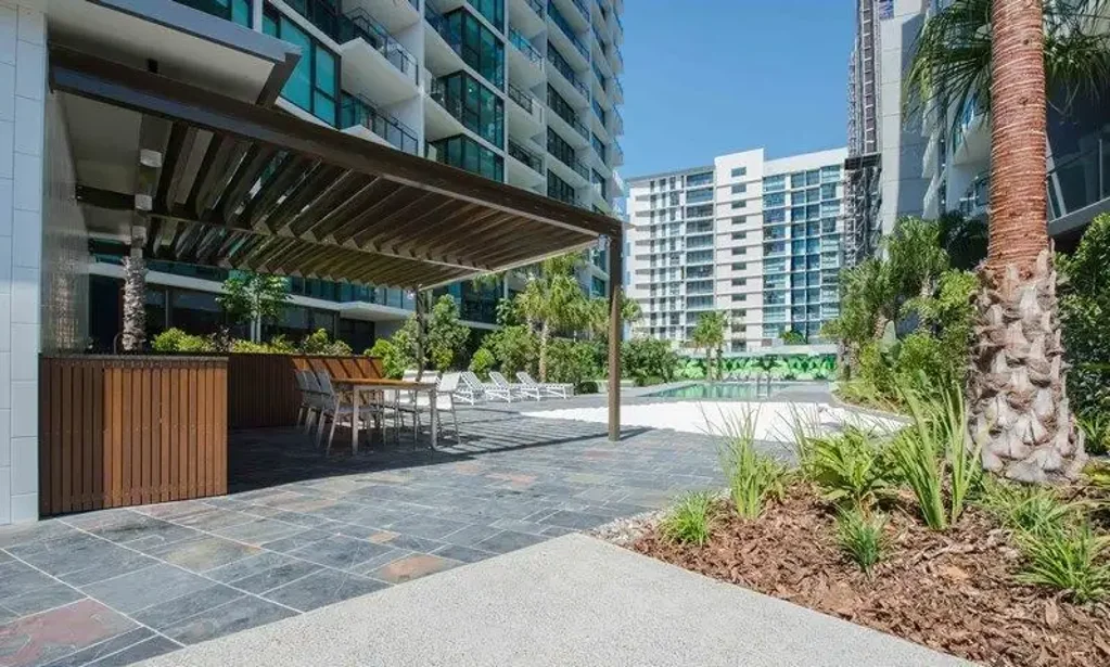 MODERN CITY LIVING