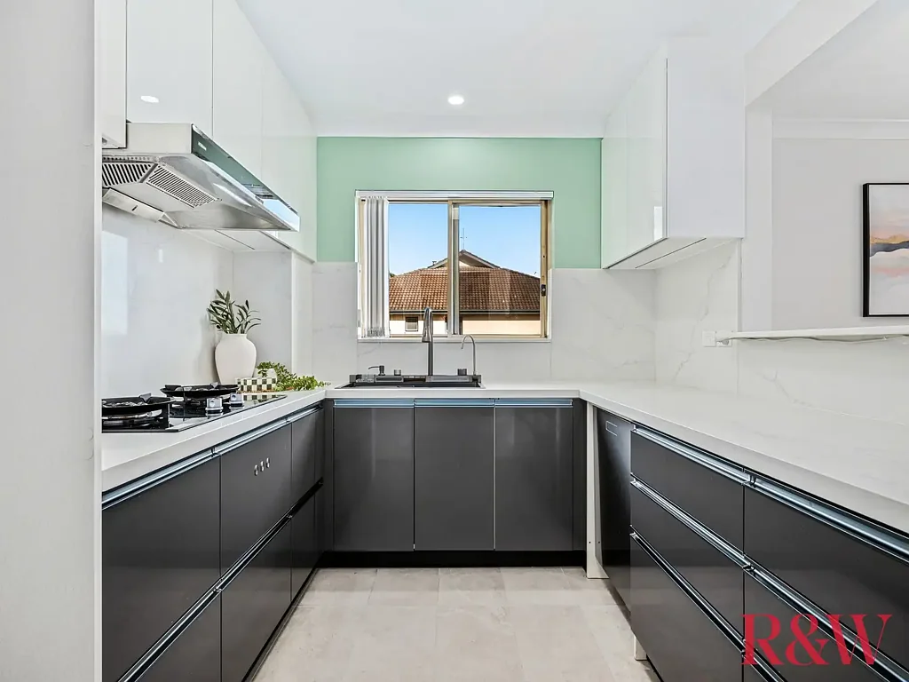 Liberty Grove 3غرفة نوم Spacious 3-Bedroom Apartment with Rare Double Garage & Resort-Style Living