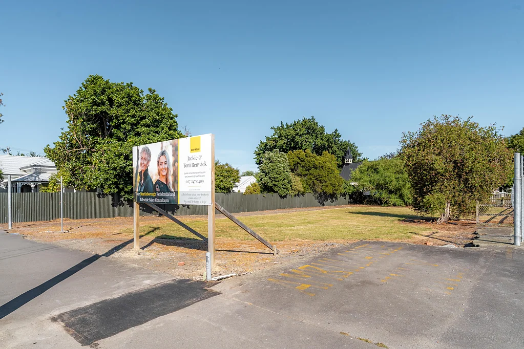 Martinborough PRICED TO SELL!!!