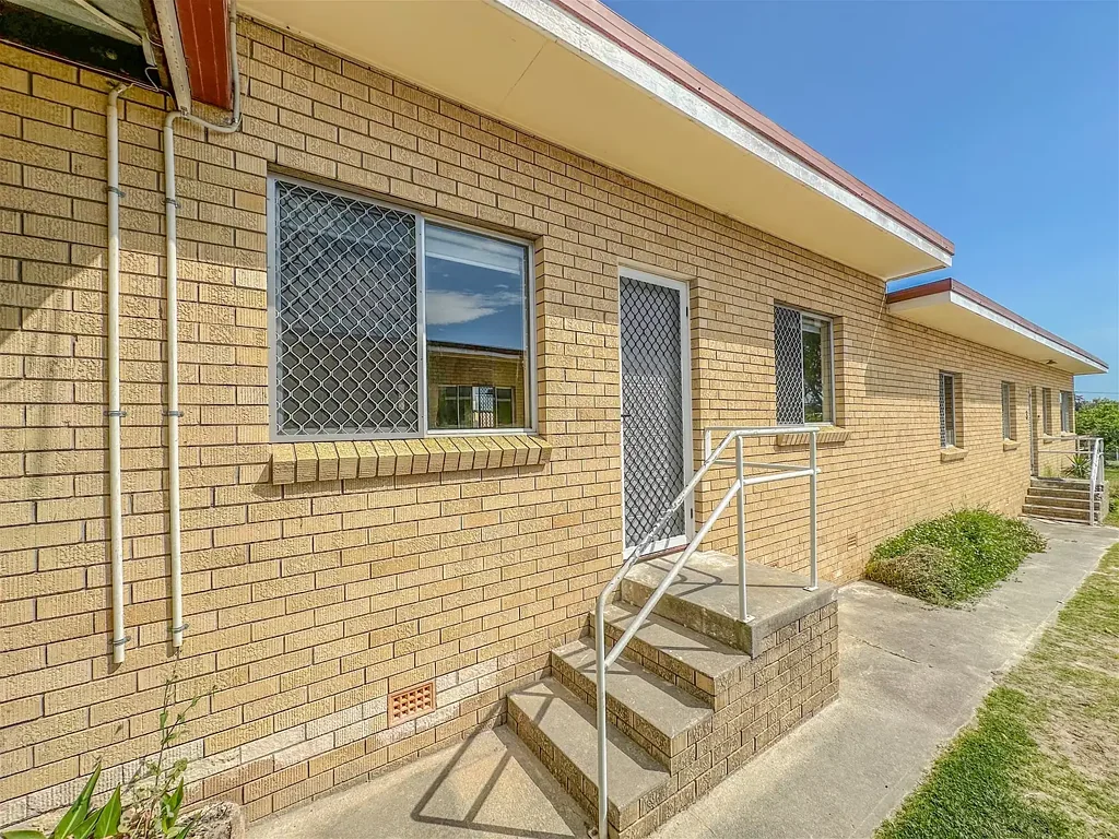Renovated 2 bedroom unit short walk to main street in Stanthorpe