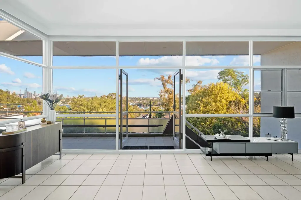 Spectacular Bay Views & City Skyline | 3Bed with Pool and Study or Home Office