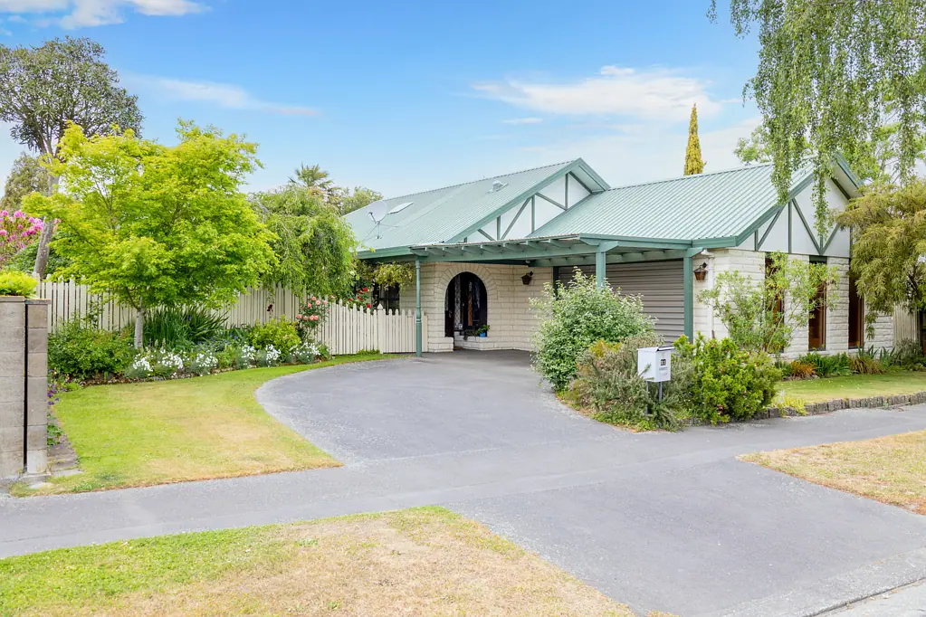 Belfast 3બેડરૂમ Oamaru Stone Charm with Sun, Garden & Space
