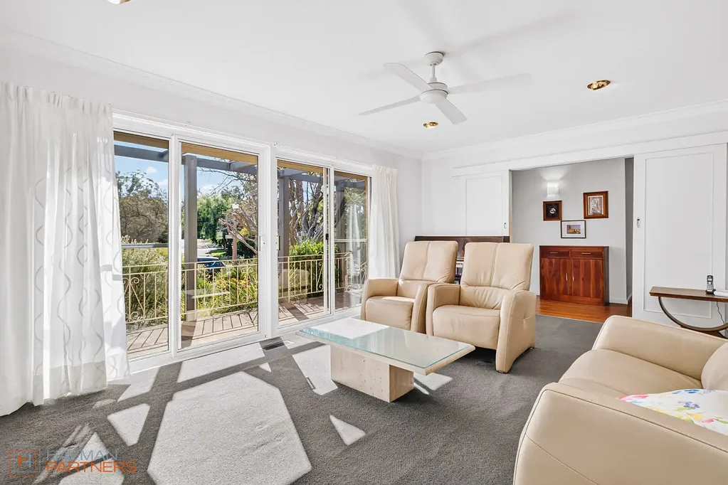 Curtin 4Kwarto Space, Privacy & Stunning Gardens. The Curtin Family Home You've Been Searching For