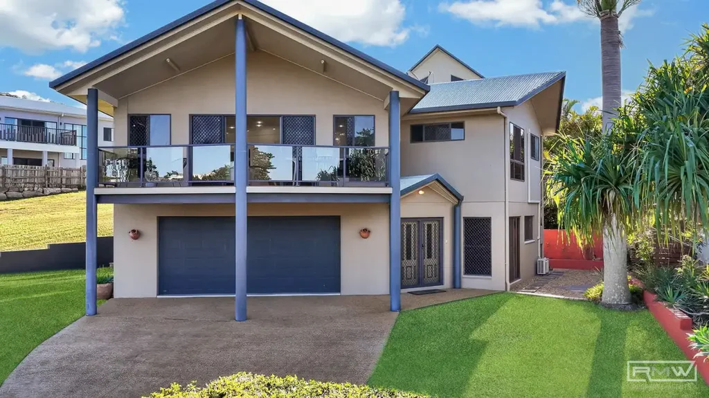 Pacific Heights 4ห้องนอน Elevated Coastal Living with Ocean Views and Resort-Style Appeal