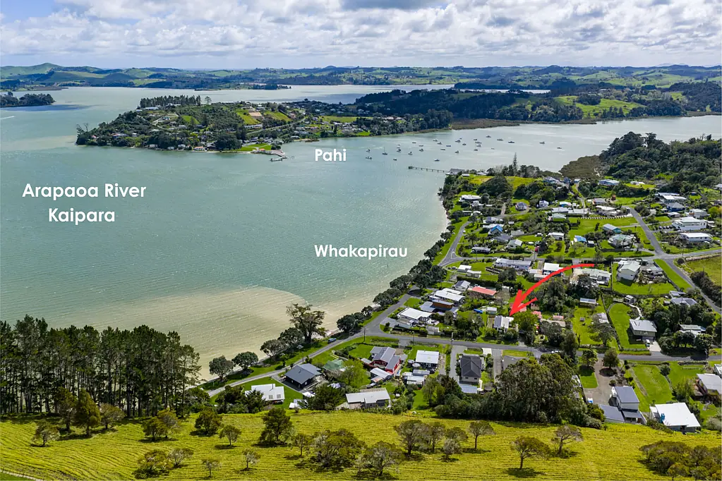 Whakapirau 3房  Kiwi bach or permanent living by the beach