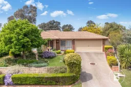 9 Windsor Court, Kangaroo Flat