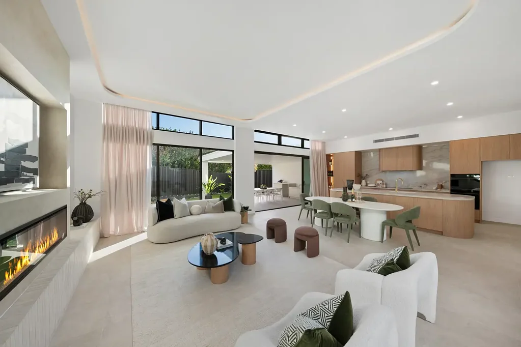 North Ryde 5房 双砖结构联排  五卧三独卫  三起居区灵活  设计师厨房  无缝户外娱乐  双层地下室  健身影院室  高端装修  静谧街巷  近Metro商圈  热门学区房 Luxury Double Brick Duplex in Quiet Cul-de-Sac