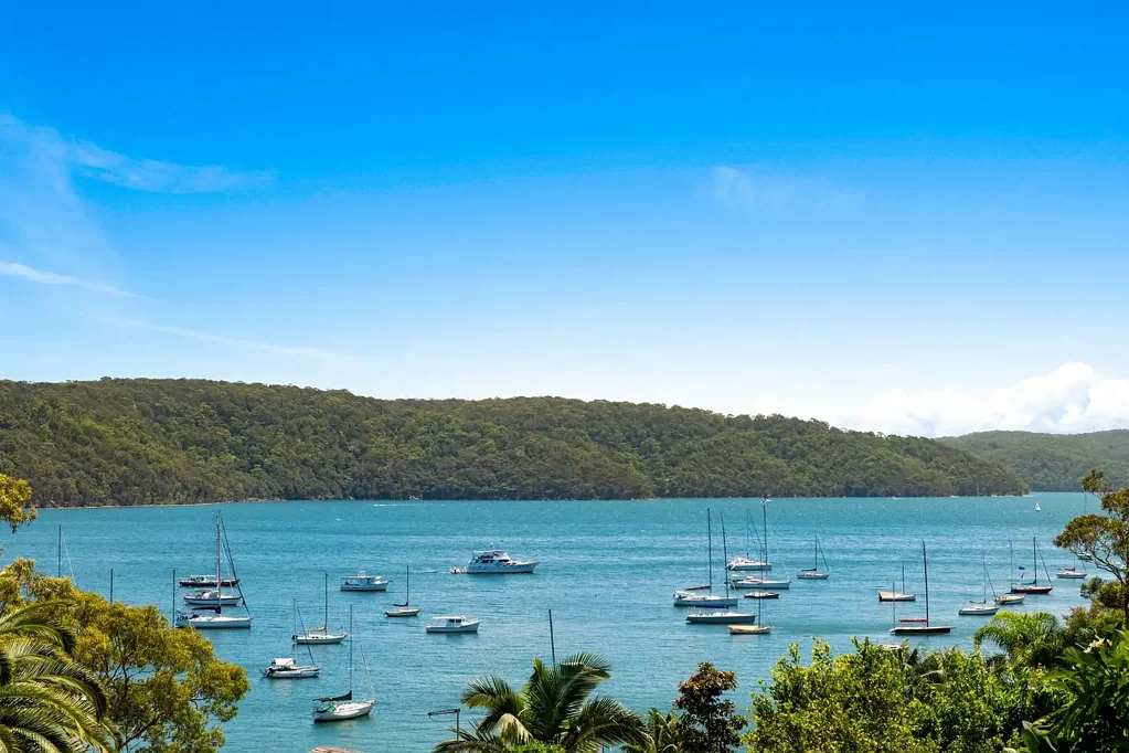 4 Bedroom Home with Pittwater Views and Pool