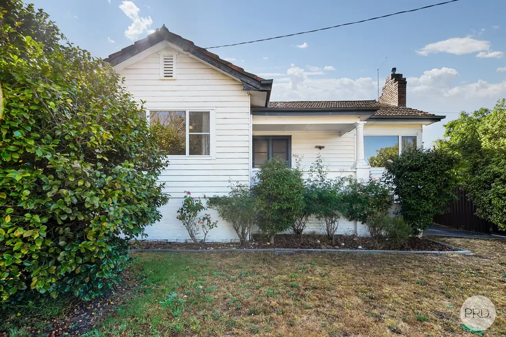 THREE BEDROOM HOME IN SOUGHT AFTER SOLDIERS HILL!