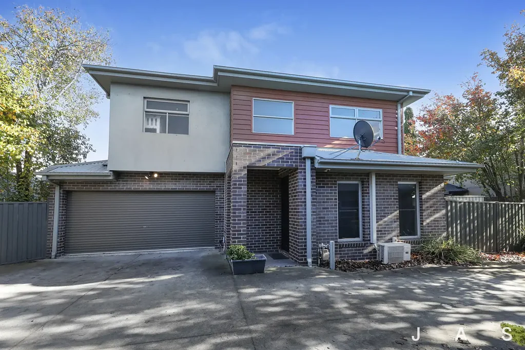 Parkside Living with Contemporary Comfort