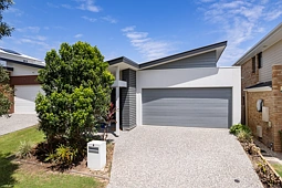 6 Santiago Crescent, Spring Mountain
