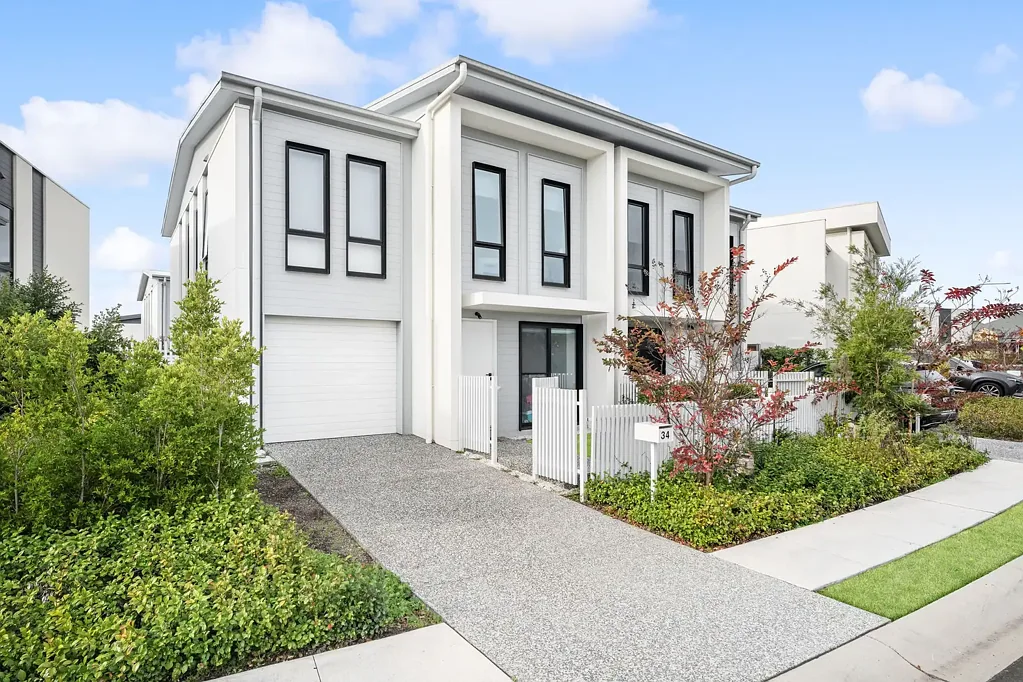Mount Annan 4 Slaapkamer As Good As New with Space the Whole Family Will Love!