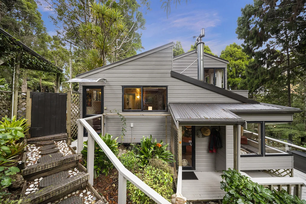 Titirangi 2ห้องนอน More than meets the Eye!!