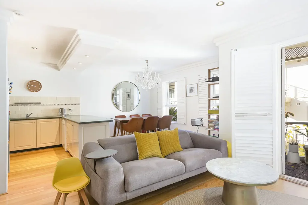 Two bedrooms, walk-everywhere fringe