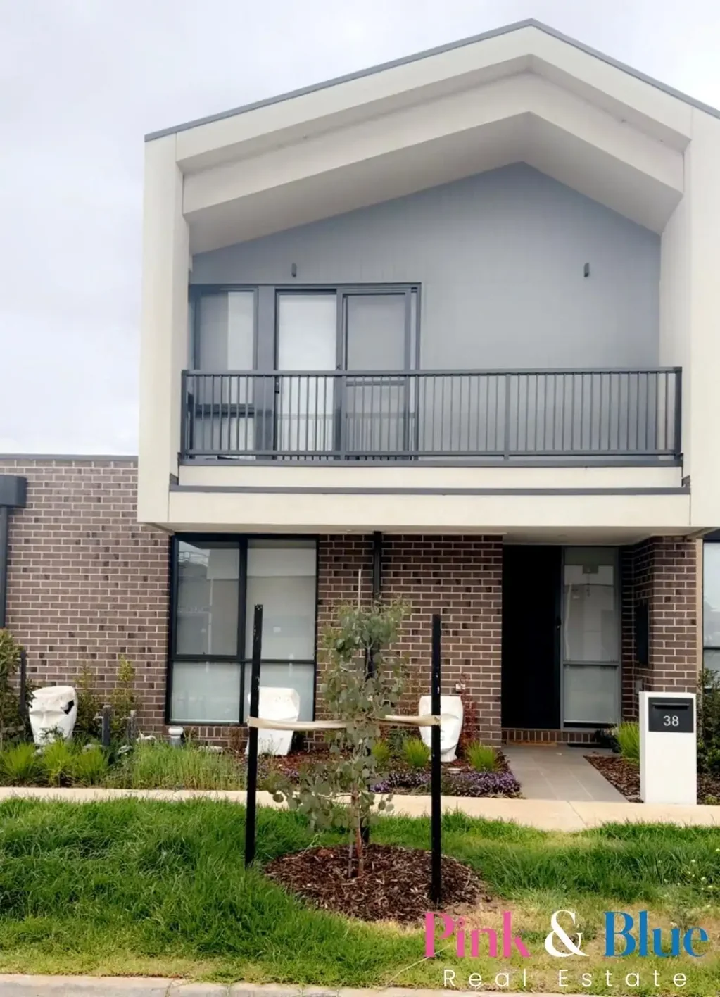 Bonnie Brook 4ห้องนอน 4 BEDROOMS WITH 3 ENSUITES  perfect home with premium upgrades!!!