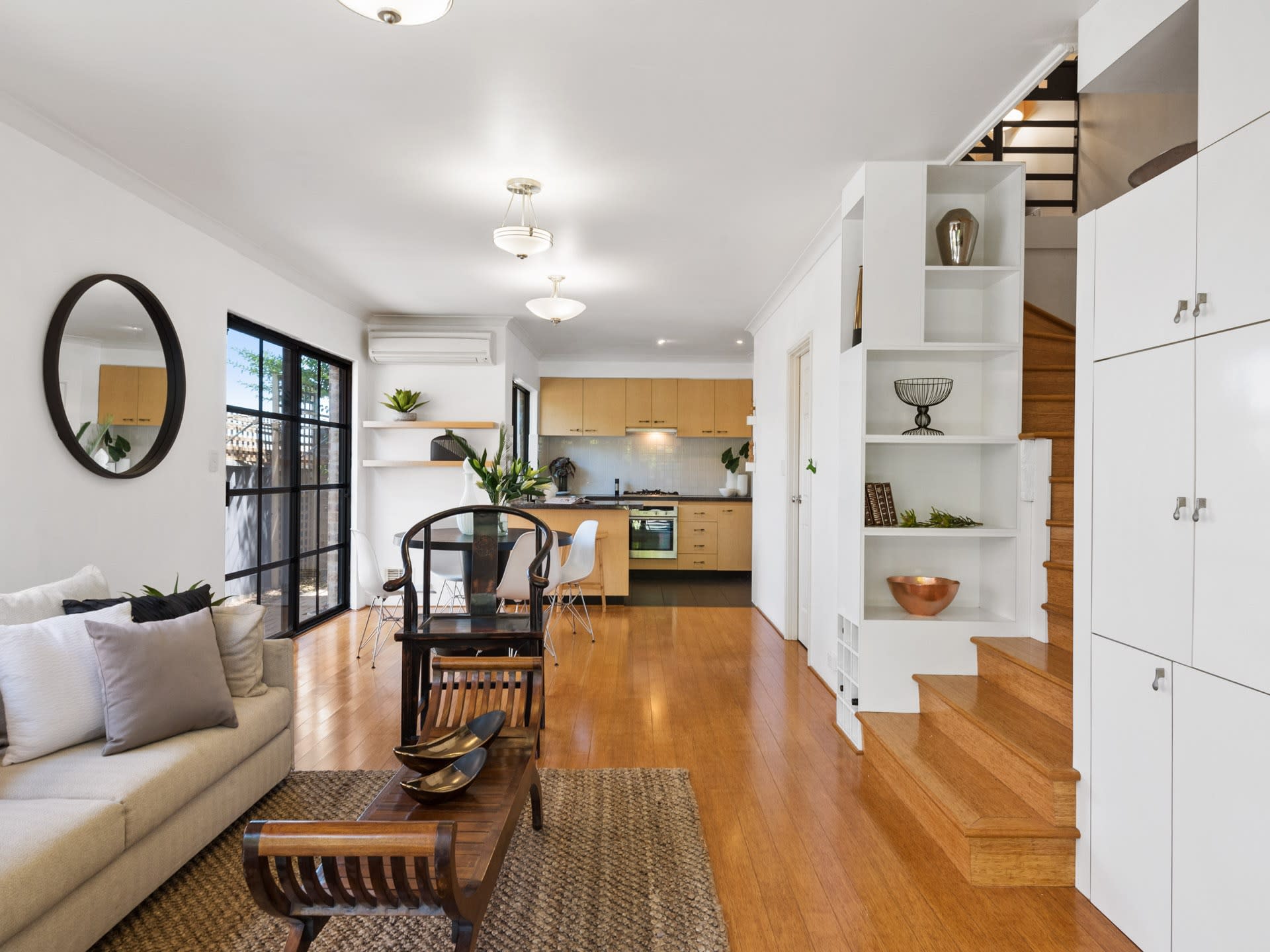 17 BURGESS ST, LEEDERVILLE WA 6007, 0 chambres, 0 salles de bain, Townhouse