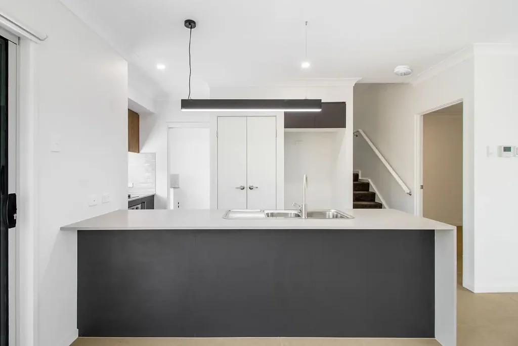 Break Lease Rent $680 Per week Until 25/02/2026