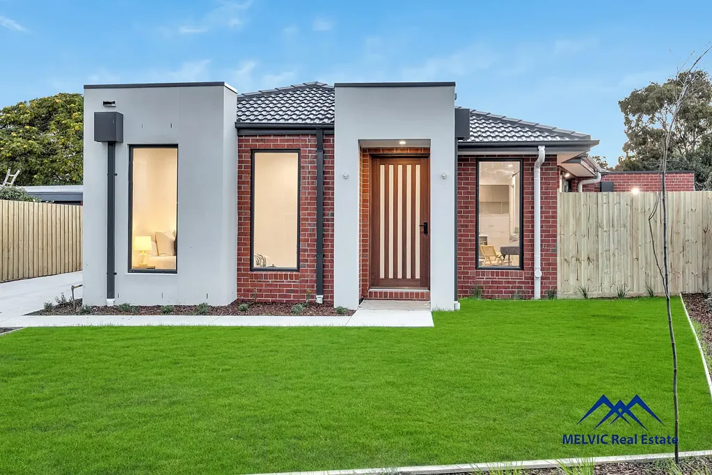 Cranbourne North 3房 全新三卧住宅 低维护设计 家庭友好社区 便捷交通网络 现代生活空间 Triple Unit Opportunity Close to Train Station