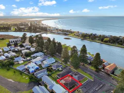 2 Bank Street, Port Fairy