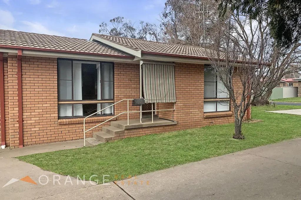 Orange 2房  Charming & Convenient Two-Bedroom Unit with Private Courtyard