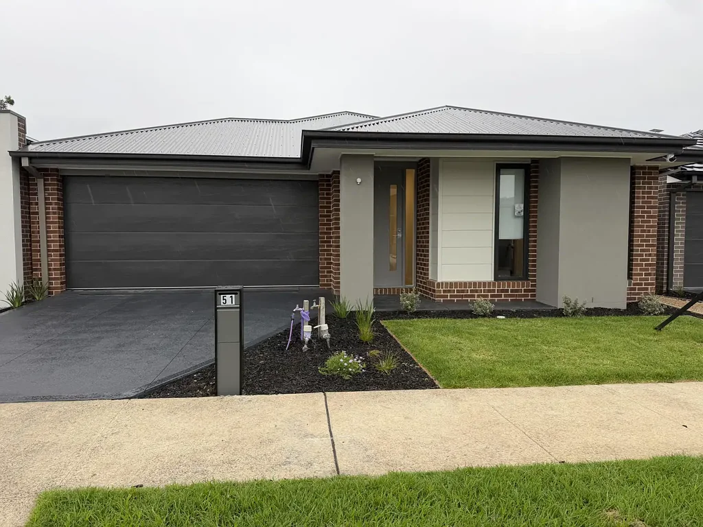 Brand-New Splendid 4Br Home in Mickleham!