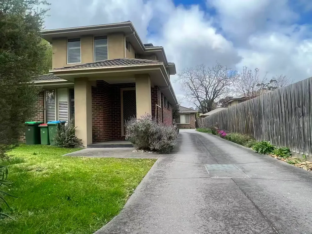 Beautiful 3 Bedrooms and 2 bathrooms townhouse