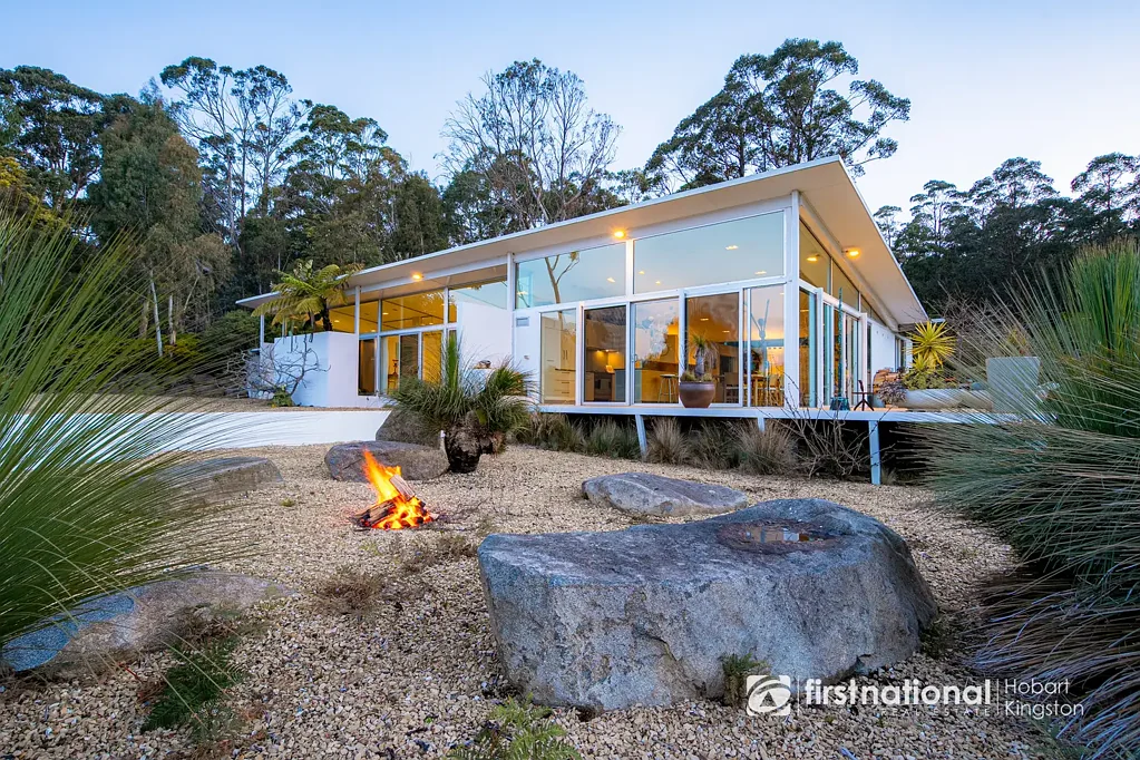 Kingston 3Kwarto Lush 8-Acre Tasmanian Sanctuary: Architectural Masterpiece Just 15 Minutes from Hobart